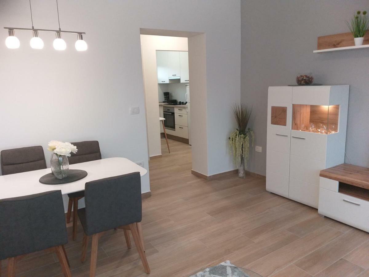 Apartman Luka Pula Ngoại thất bức ảnh